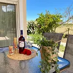 Casa de Férias Family Friendly Apartment, In Nature, With Yard 