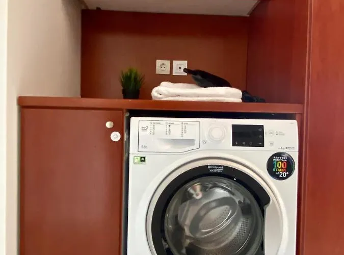 펜션 Family Friendly Apartment, In Nature, With Yard 