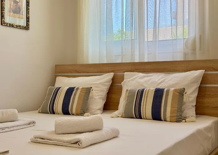 Family Friendly Apartment, In Nature, With Yard 